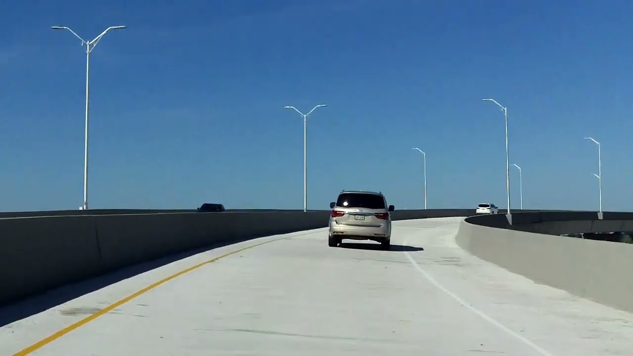 Louis Armstrong/New Orleans International Airport Access Road outbound (Departures)