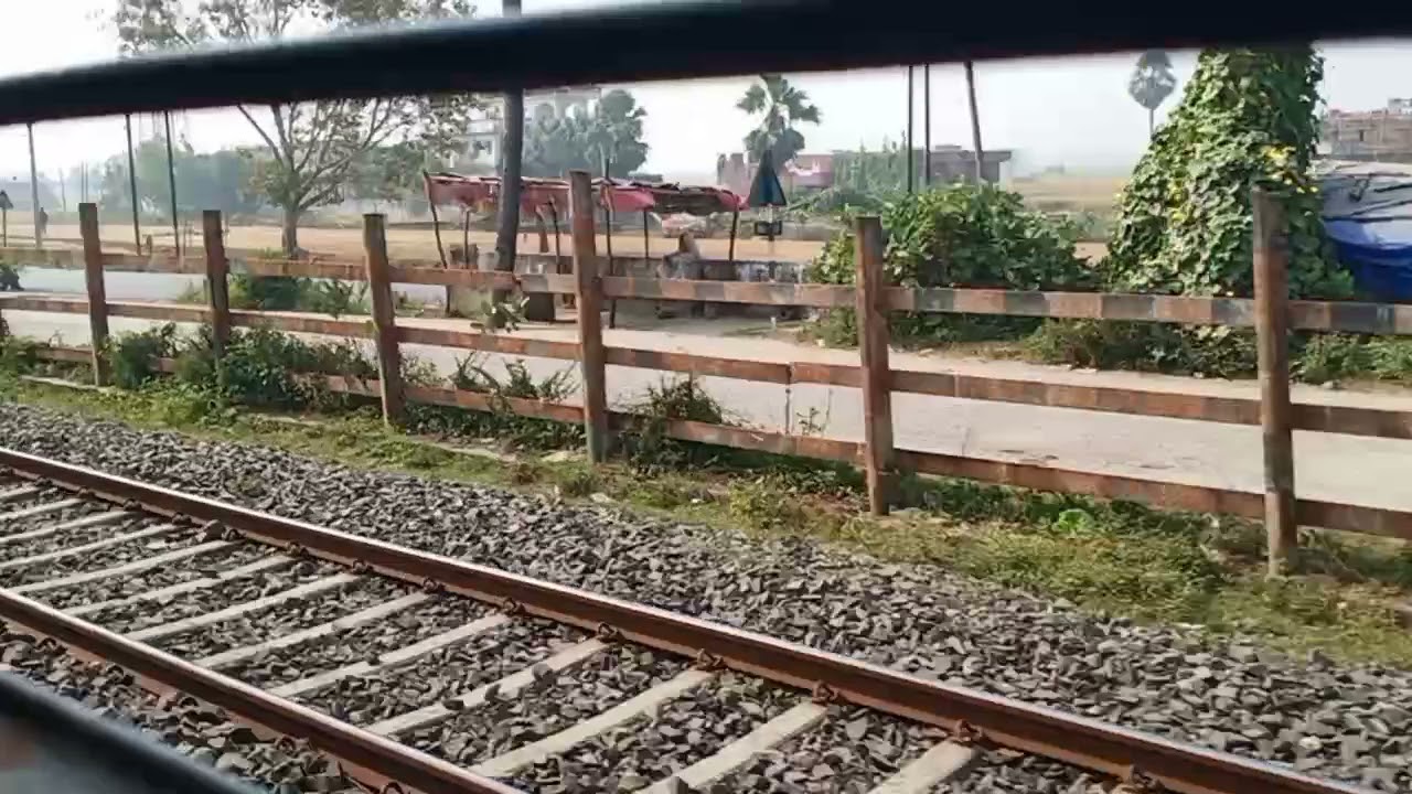 Patna Gaya passenger Train on Fire on halt, Non stop passing Three Halt continue ⏩