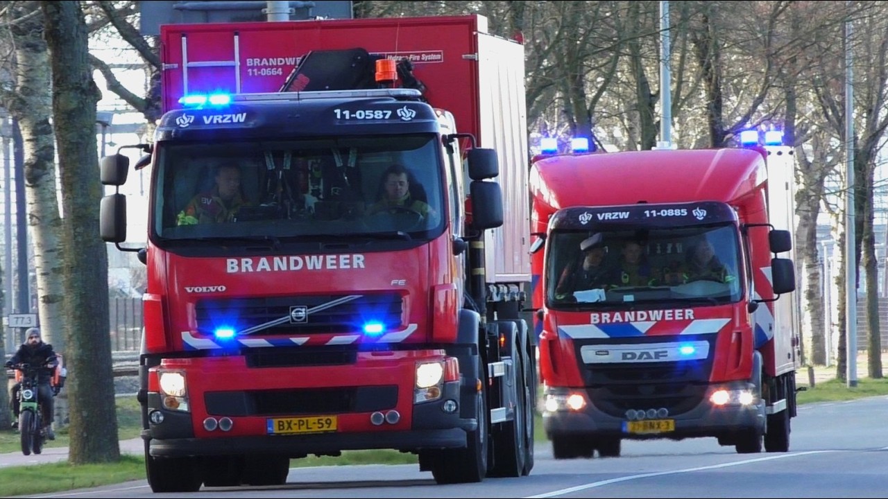 Zeer Grote Brand in de Haven van Amsterdam - Vele Brandweer Politie en Ambulance eenheden met Spoed