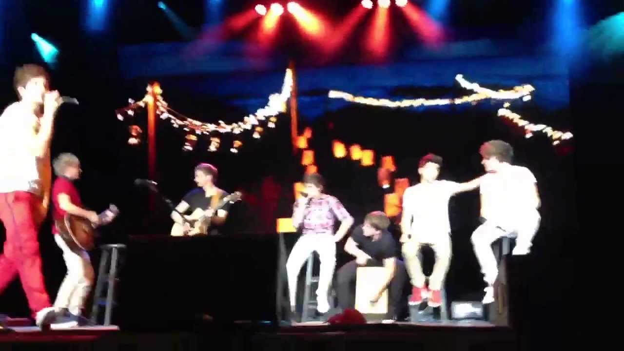 One Direction- Sterio Hearts, Valerie, Torn, Moments