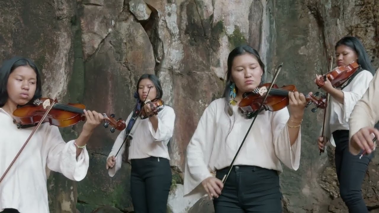 Clipe Uirapuru - Visita da Orquestra Indígena ao Templo dos Pilares em Alcinópolis