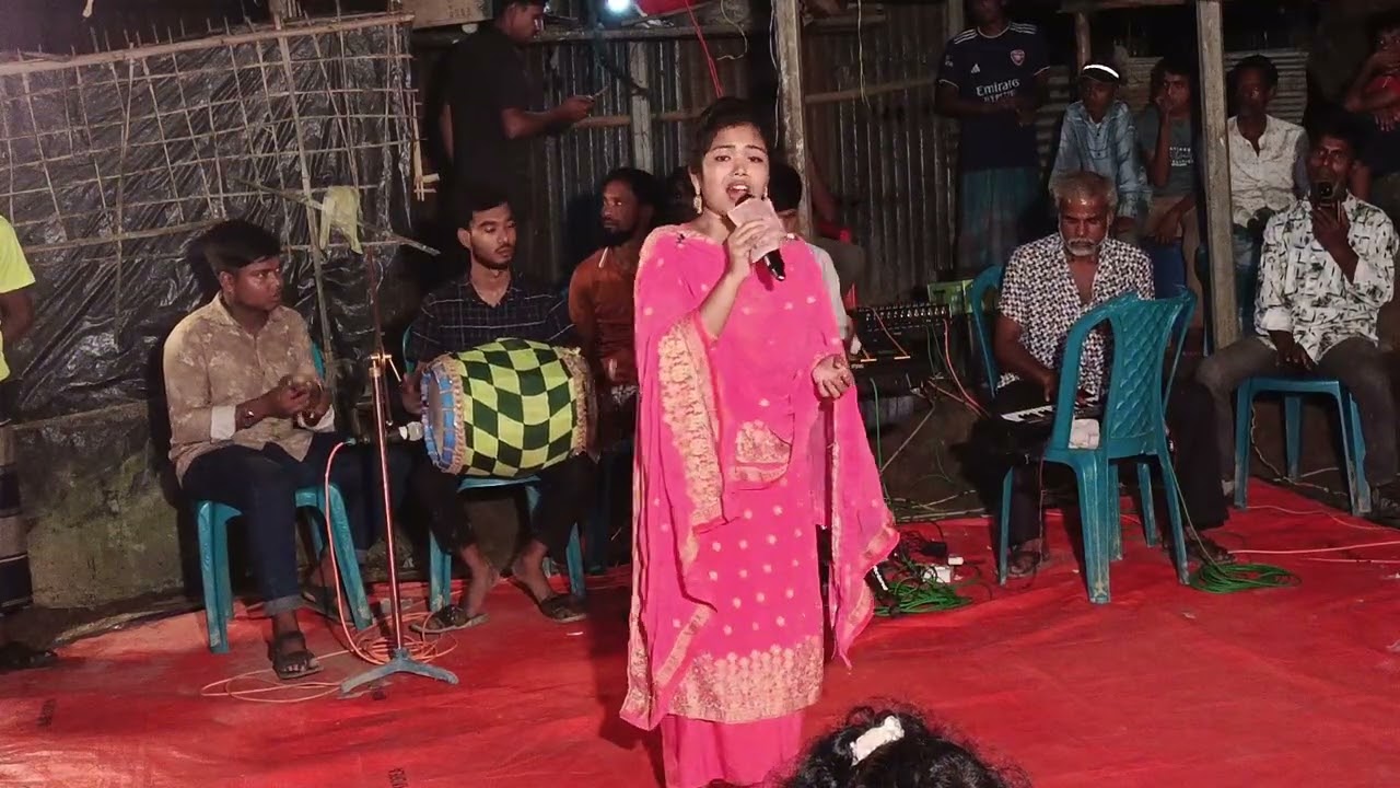 তুই বড় রঙ্গিলা বাওয়াইরে ও বাওয়াই কত জাদু জানো নিজের ইচ্ছায় ঘর বানিয়ে।যাত্রা নায়িকা শ্রাবন্তী 