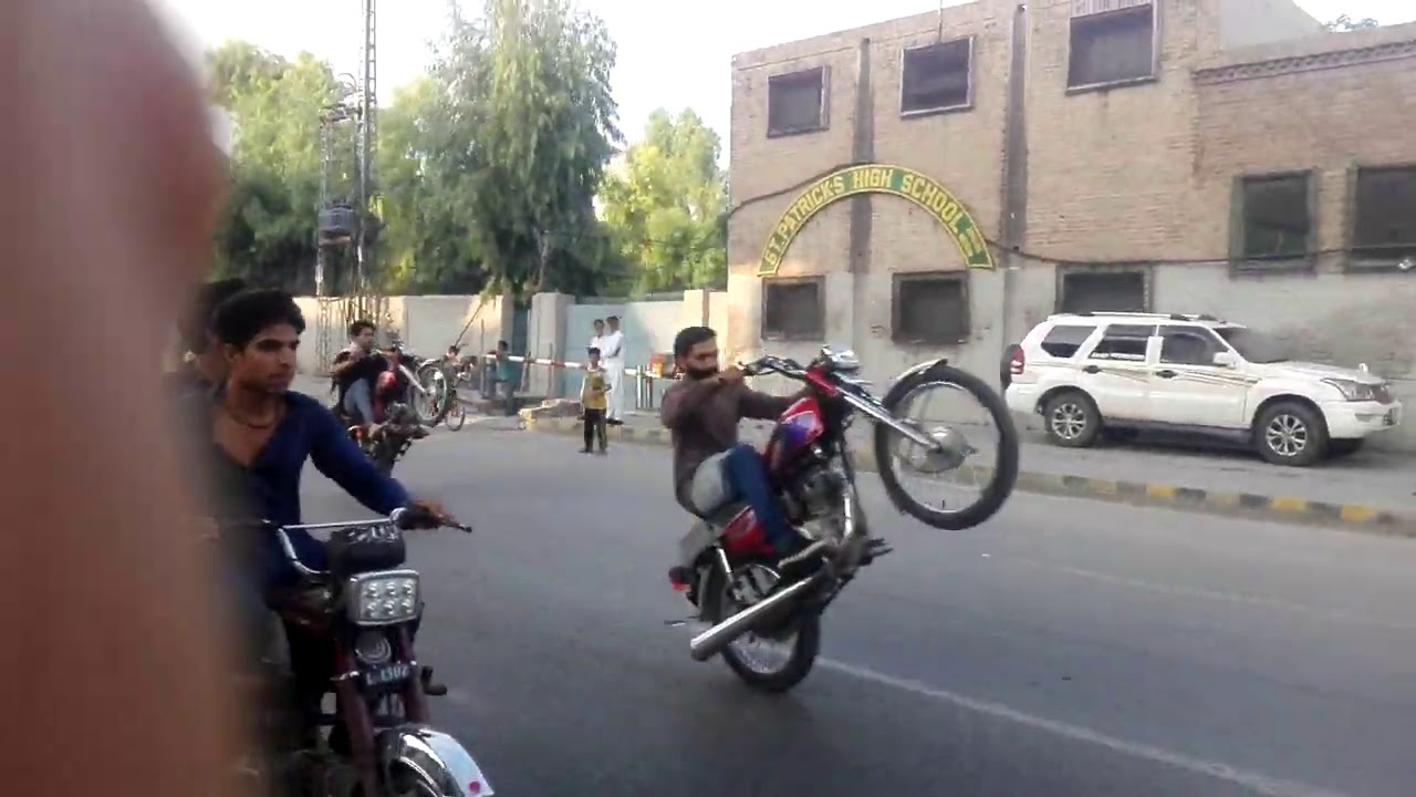 One wheeling 😟😟😟 muree road 14 august