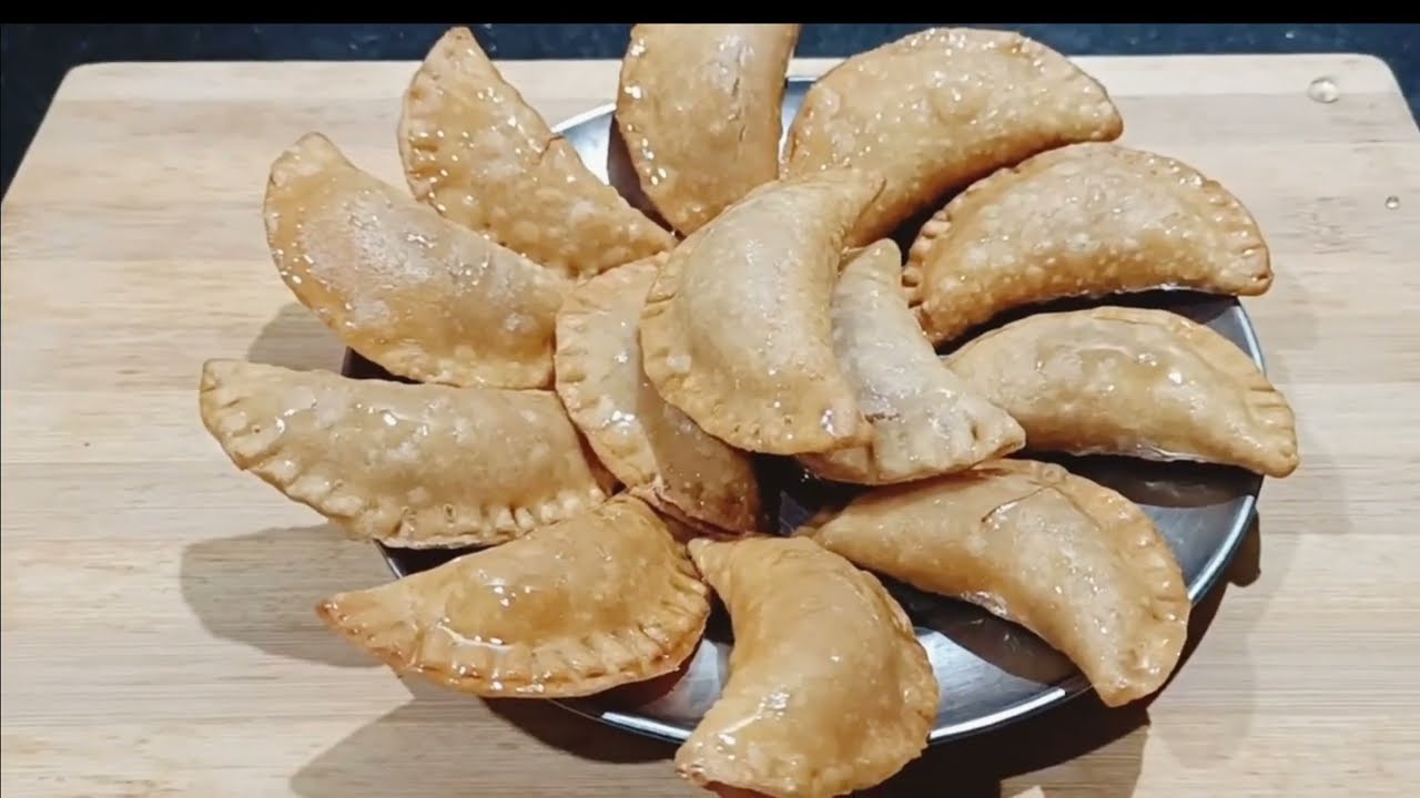 Holi Special🎉• Mini gujiya | Mave se banaye Holi ke liye sweets | Cooking Rasoi Vlog