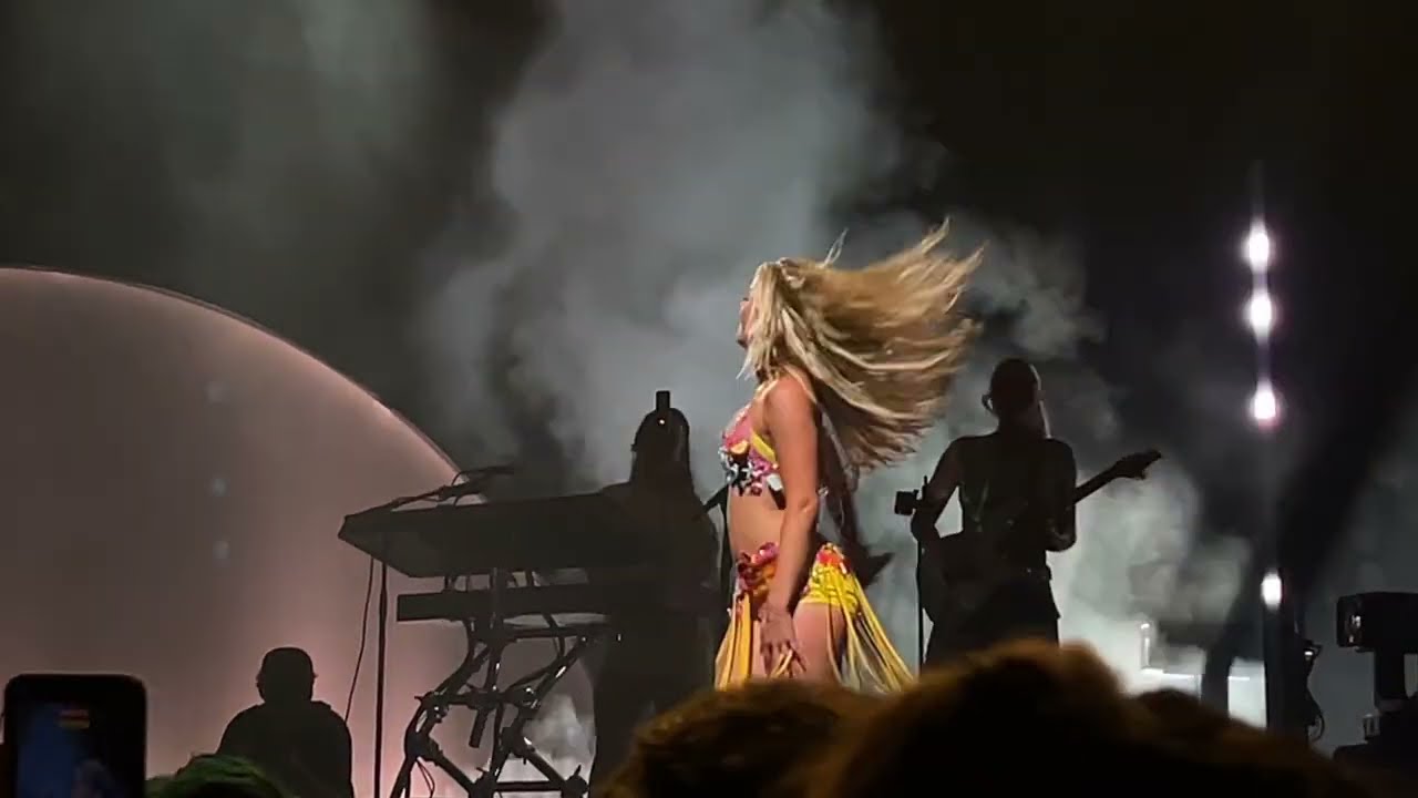 Zara Larsson - Ruin My Life (Live at Midnight Sun Tour Oakland)