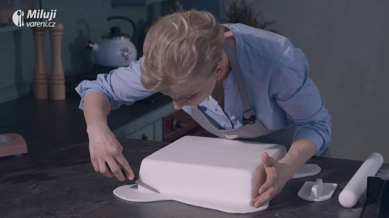 Jak potáhnout čtvercový dort? - Milujivareni.cz