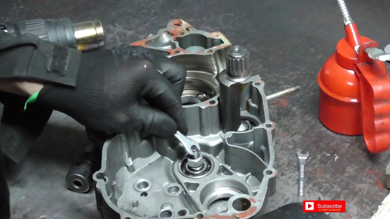 Blocco Aprilia rx 160 tolgo i cuscinetti con  estrattori interni nuovi fai da te