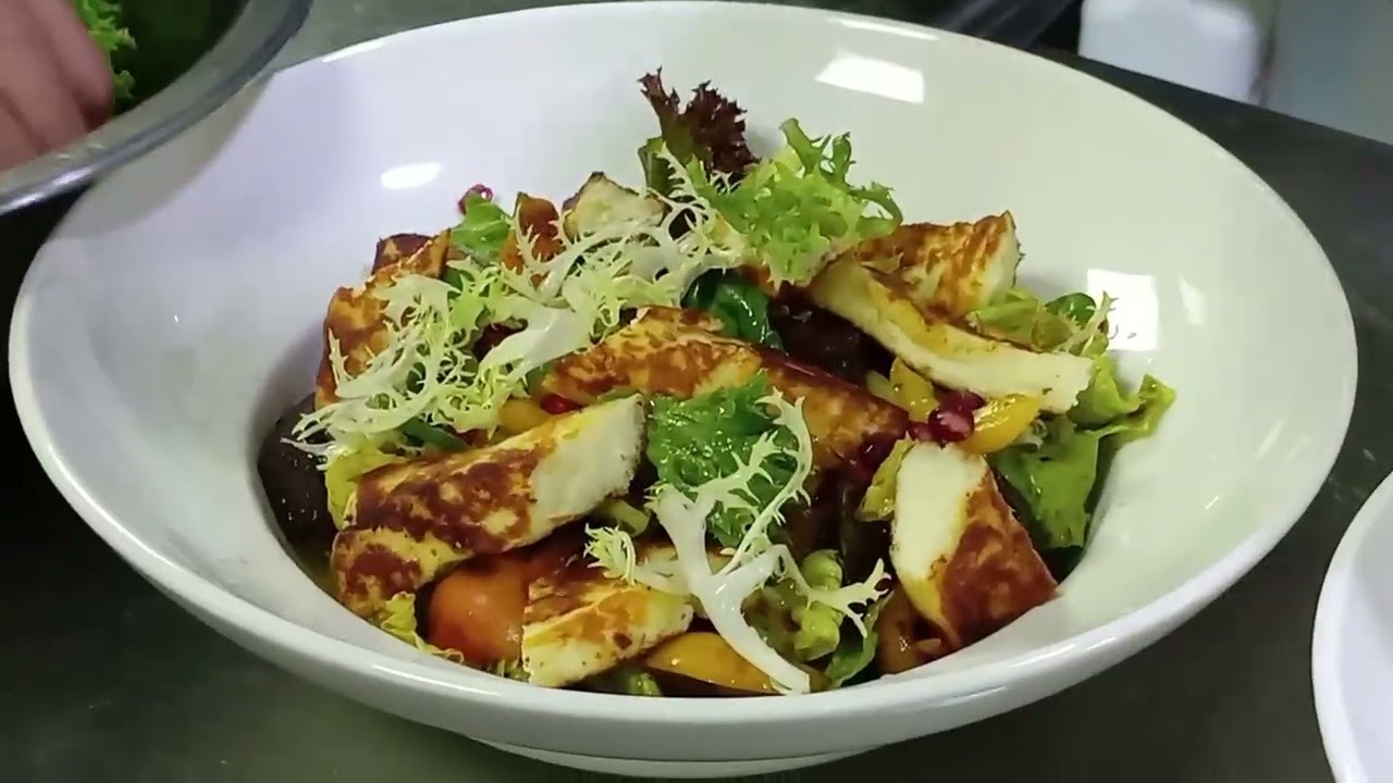 salad / halloumi salad recipe / how to make halloumi salad