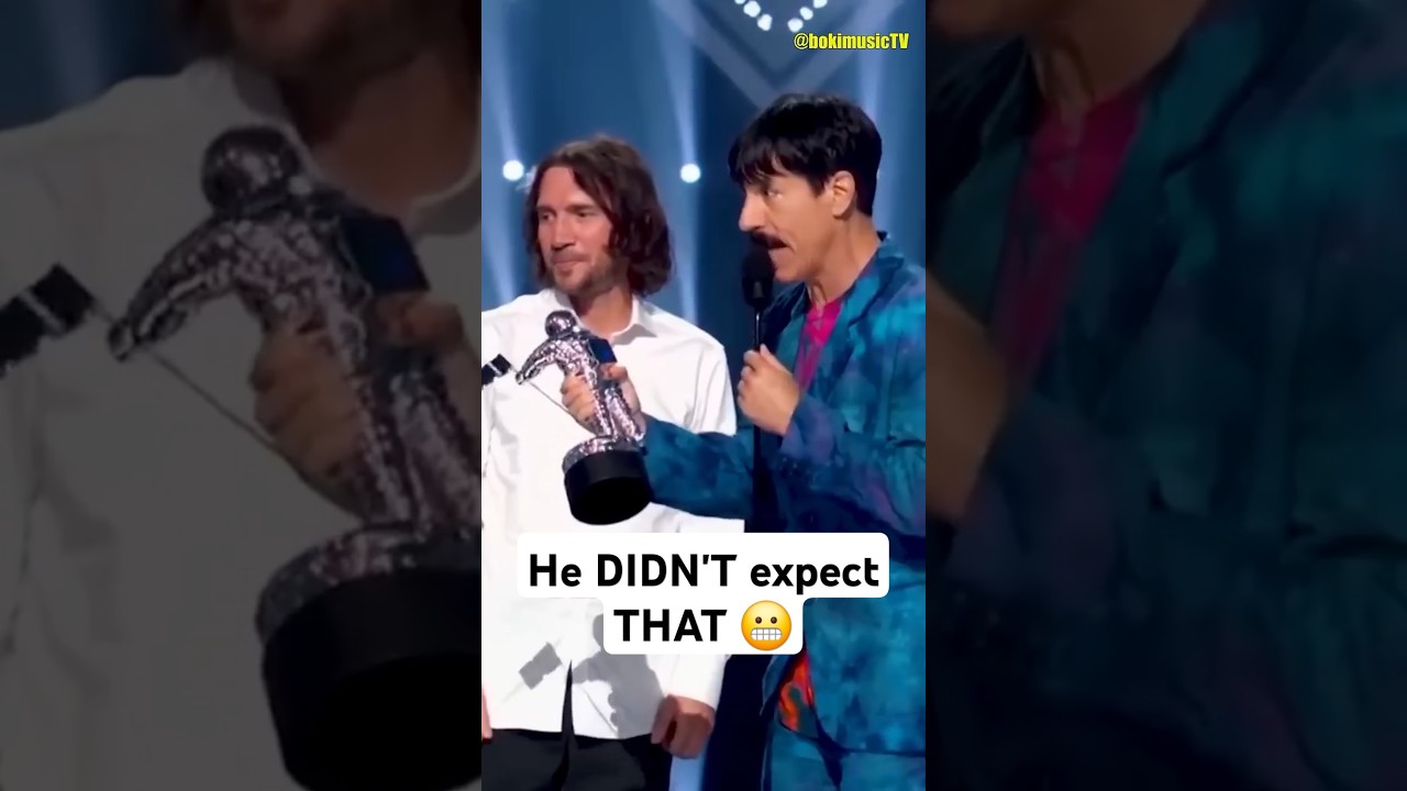 Anthony forgot to mention John 😲 #redhotchilipeppers #rhcp #mtv