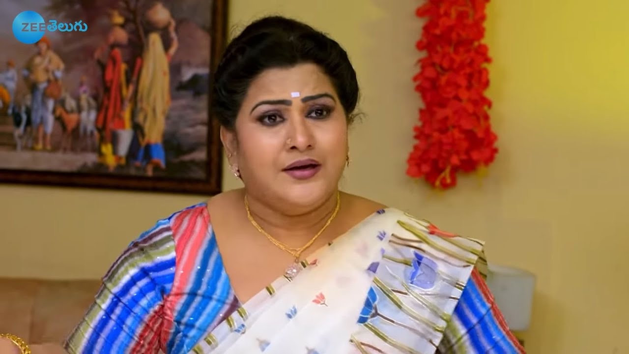 వసుంధరను అనుమానించే సుమంగళి | Oohalu Gusagusalade | Full Ep 204 | Zee Telugu | 01 Jan 2022