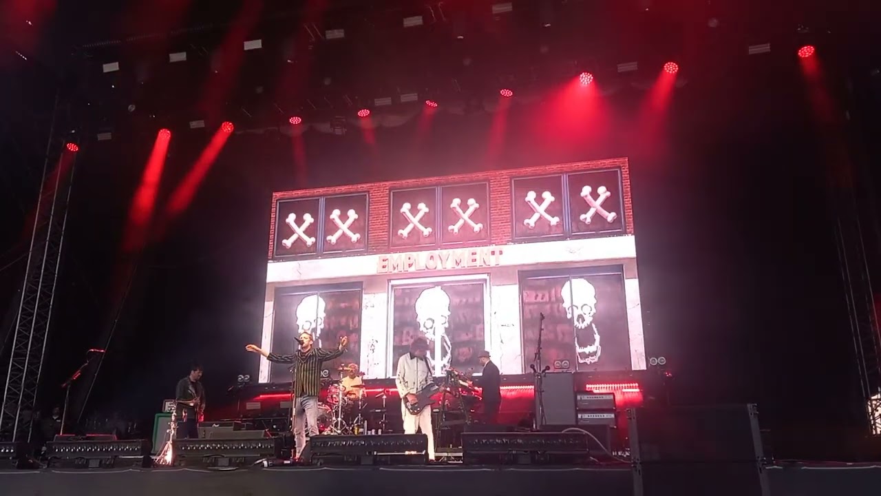 Every day, I love you less and less - Kaiser chiefs (22nd August, Victorious festival, 2025)