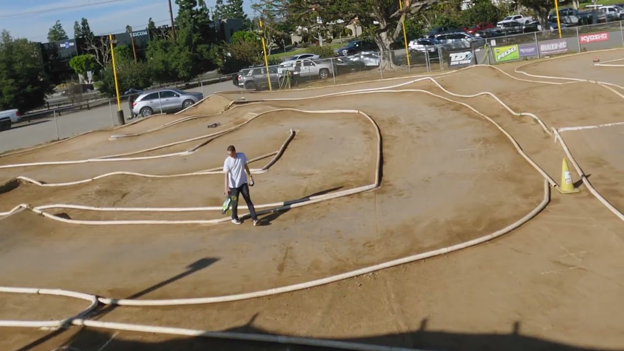 ET4822 Truggy laps