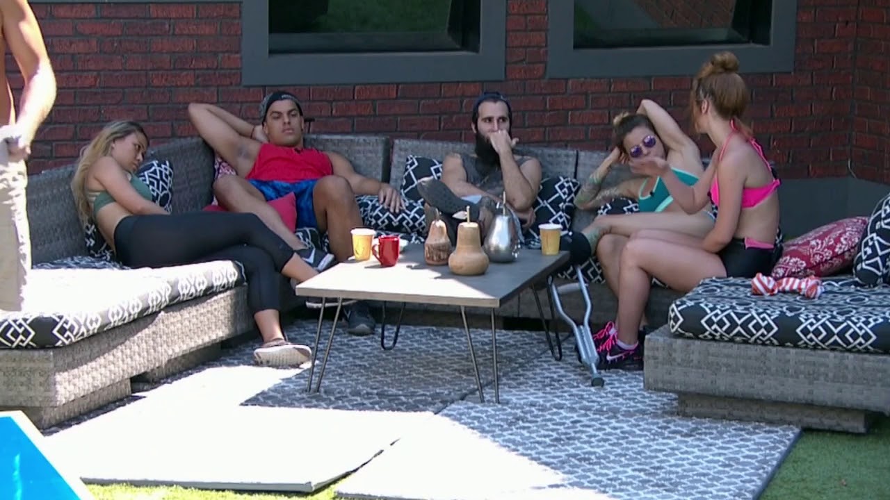BB19 Raven Has Had a Little *Cosmic* Surgery On Her Belly Button