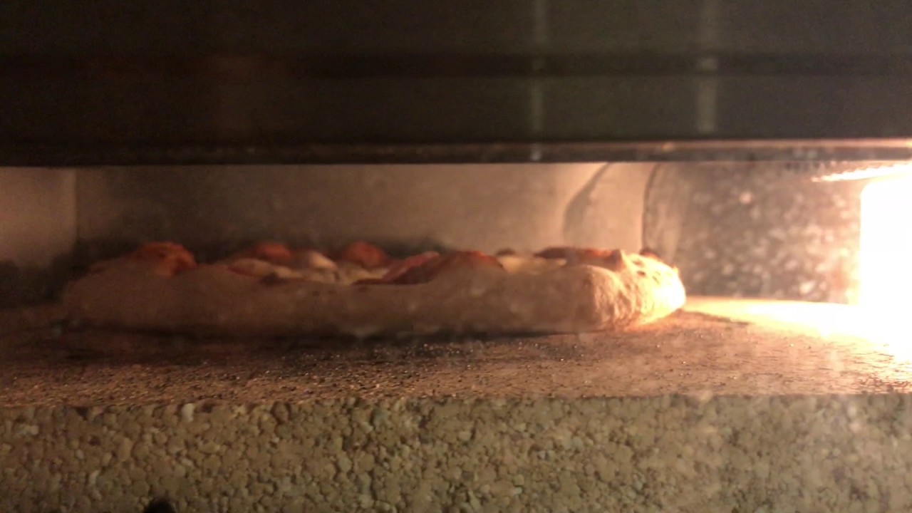 Pizza NEAPOLITAN Style in GMG P 4040 E Oven