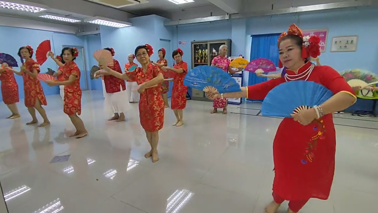 อวยพรตรุษจีน จากใจ ชมรมผู้สูงอายุ ศูนย์สาธารณสุข 4 ดินแดง
