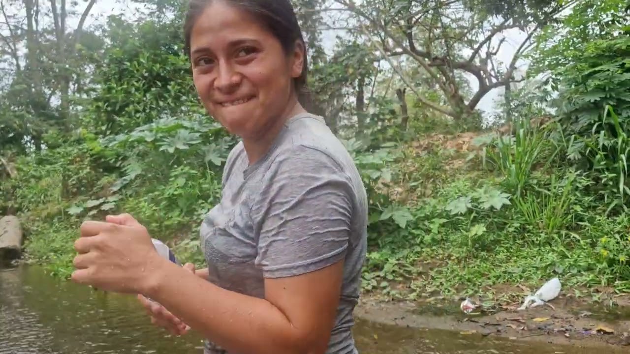 🥰Por Primera Vez Mariana Deja Las Indiferencias Y Se Va. Lavar Junto Con Zoila🙈