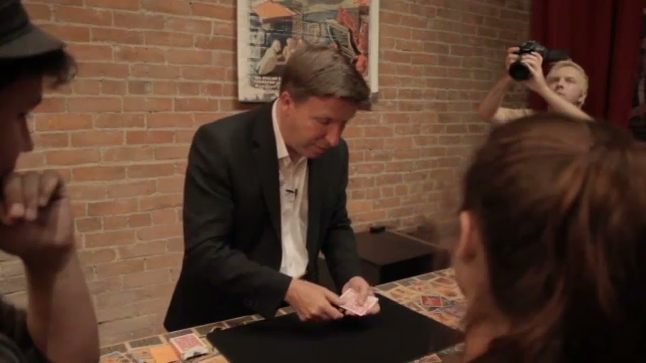 Paul Gordon Live at Penguin Magic Live in 2016 - Card Magic