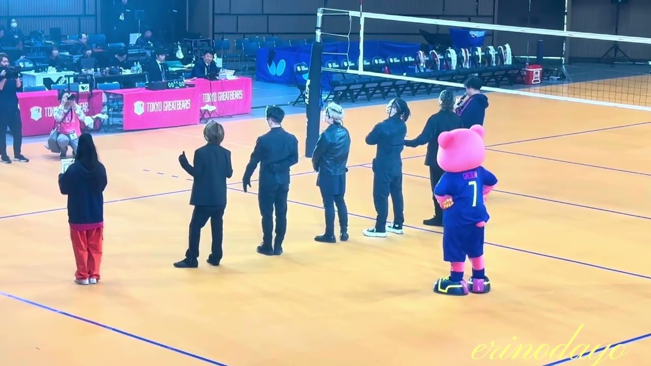 オーメンズがVリーグの始球式に出演　グレートベアーズと長野トライデンツ　開幕戦