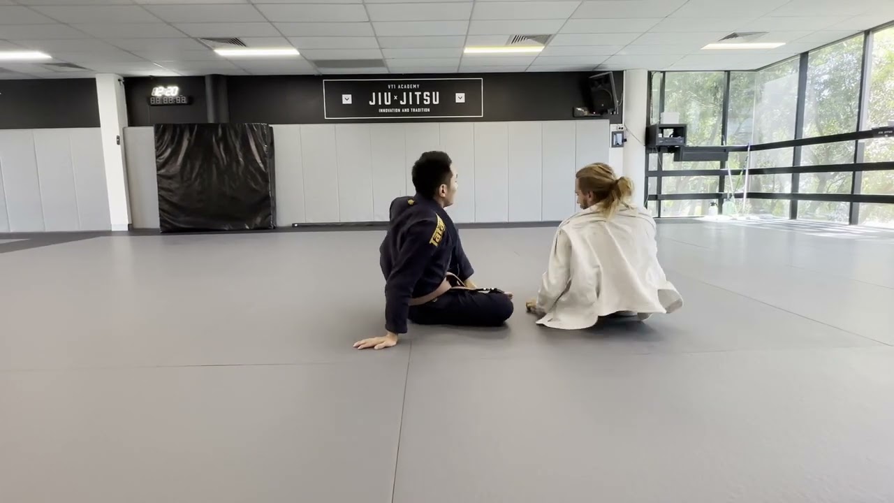 Sit Up Guard - Sweep with Sleeve Grip