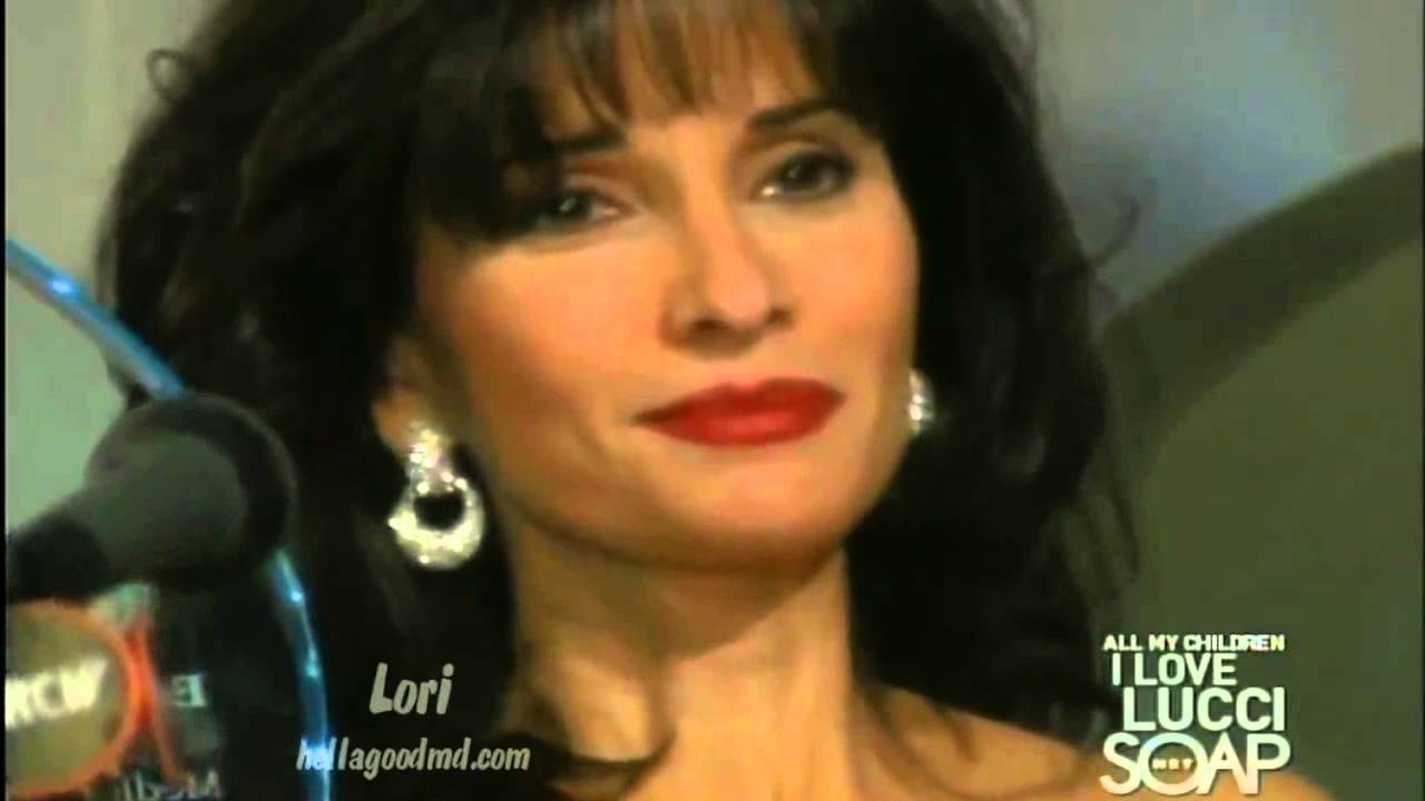 Erica Kane breaks down at the Woman of the Year ceremony