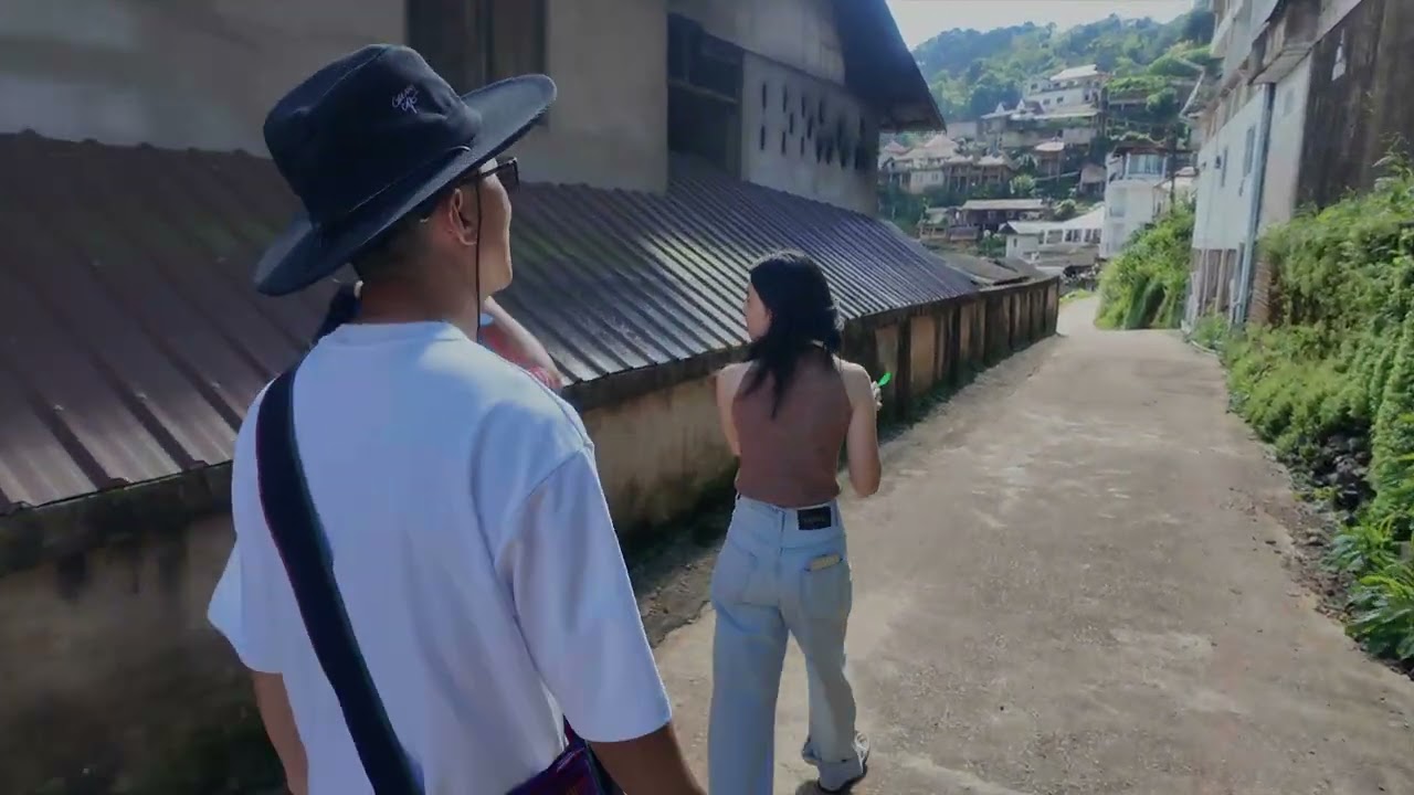 เที่ยวดอยผาฮี้ ช่วงมีแบบนี้ นั่งพัก บนดอย แล้วกลับ เสียดายไม่พยายามแวะ ค่ายทหารชายแดน ขากลับอีกทาง