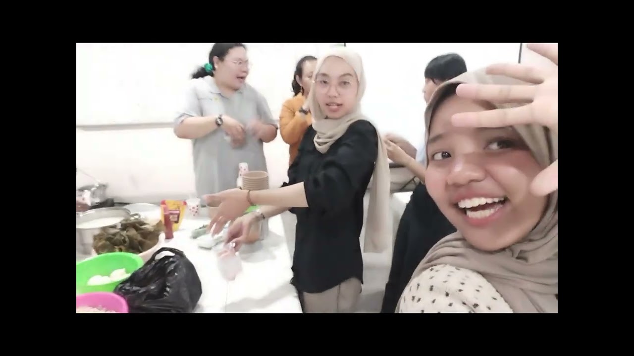 Omg, akhirnya kumpul lagiii,!!! apakah ini hiburan mahasiswa akhir????