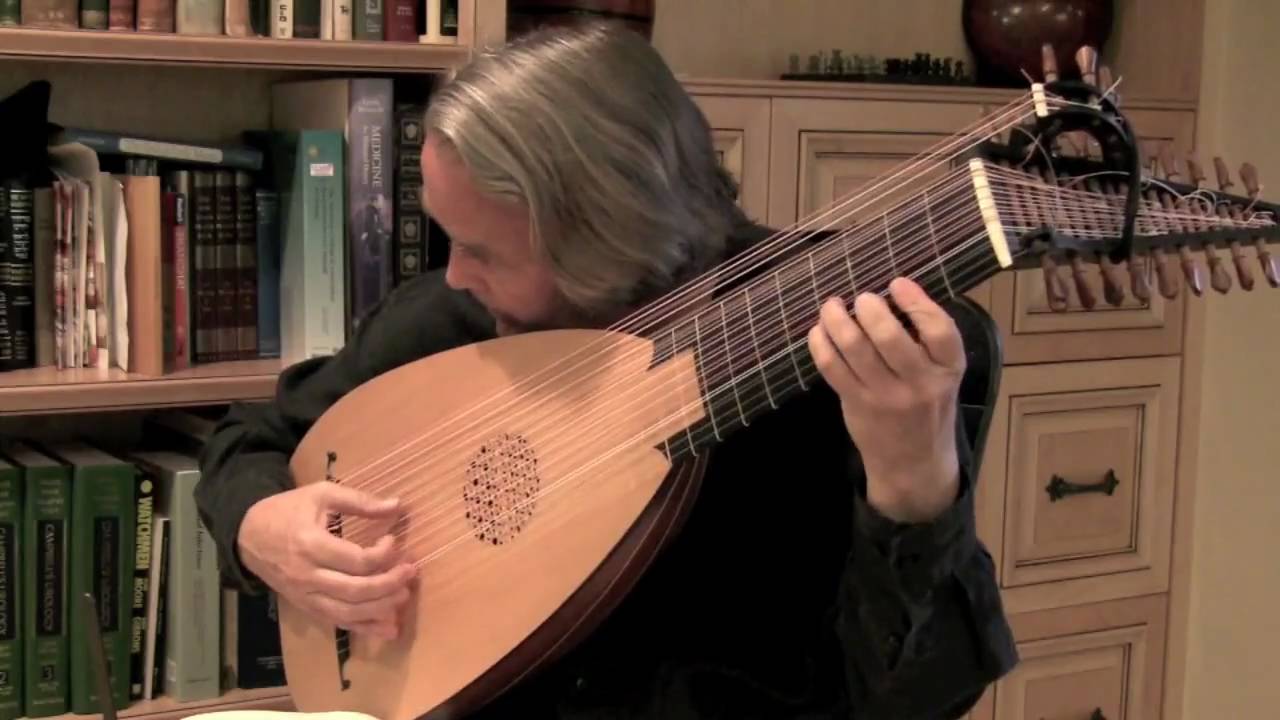 Bourree in G Major by Weiss Performed by Robert Barto