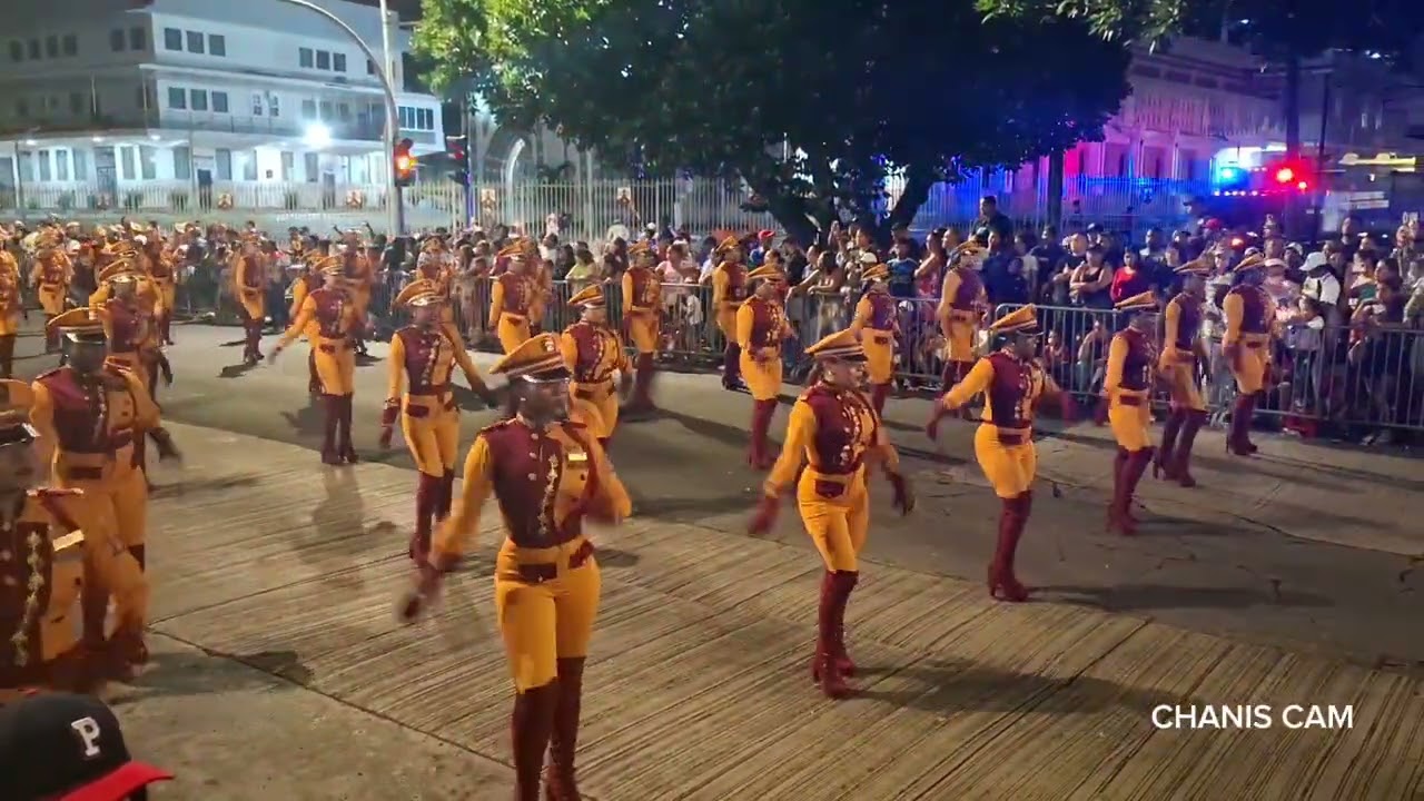Banda Internacional El Hogar (Marchas Marciales) , desfile 4 de Noviembre 2025 #fiestaspatrias 