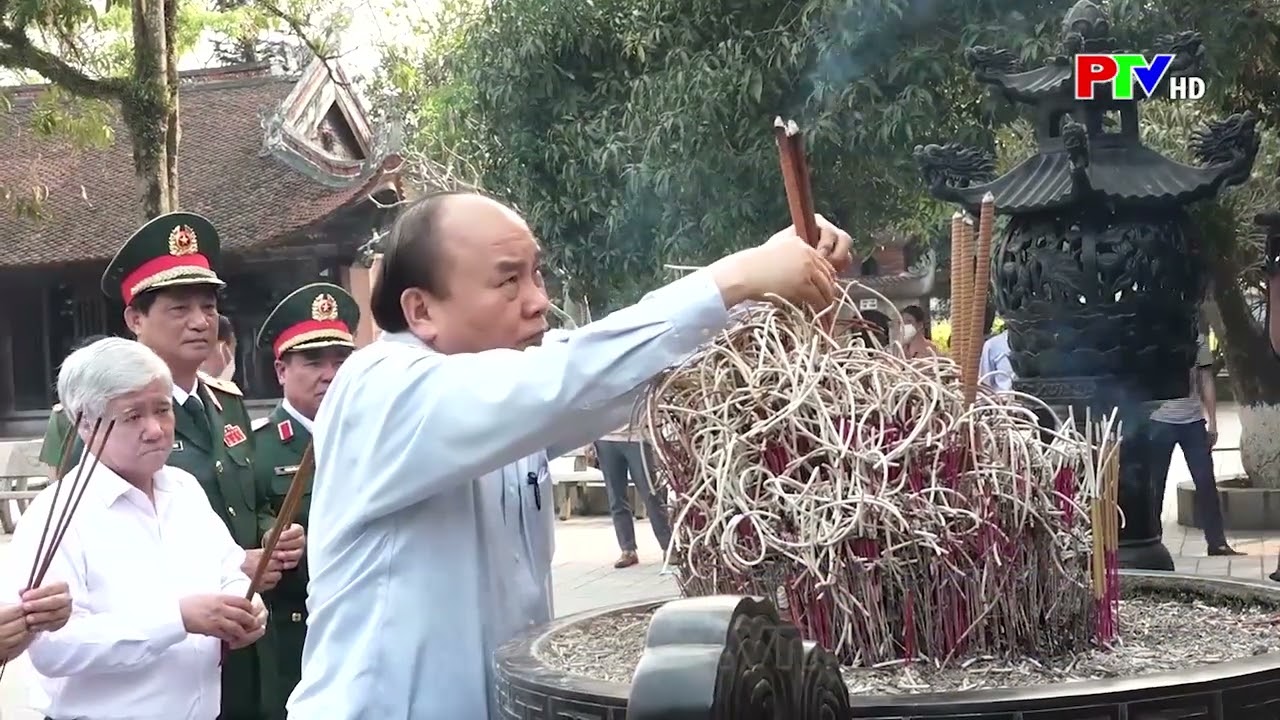 THỜI SỰ PHÚ THỌ | Chủ tịch nước dâng hương tưởng niệm Tổ Mẫu Âu Cơ