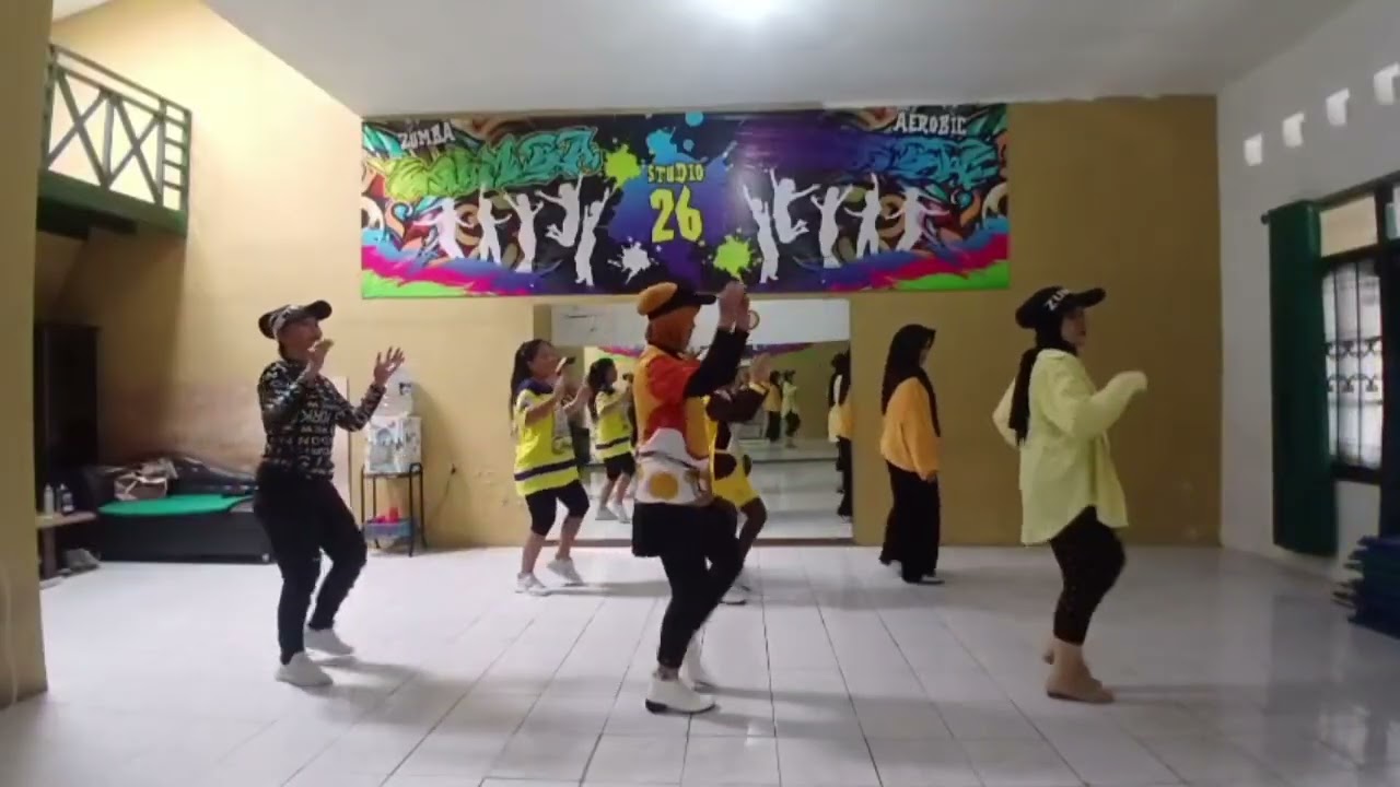WAKYAR MONDA BE AYA Line Dance, Choreo : Caecilia M Fatruan, Demo Nourish Squad