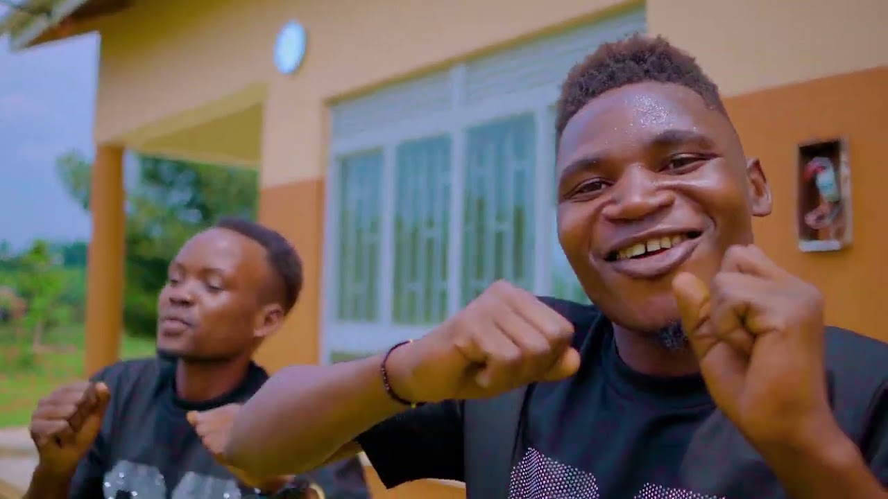 BWANA YESU ALINIOKOA BY MARANATHA CHOIR