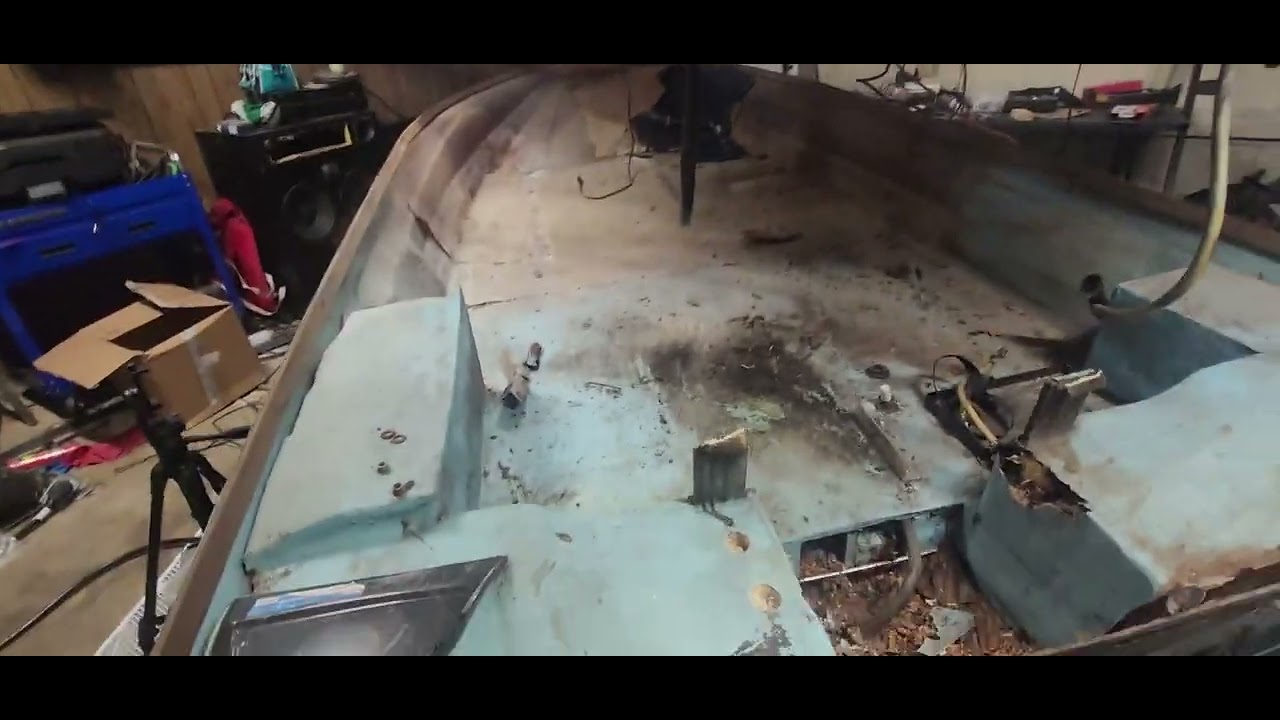 How to remove the top half of your bass boat or splitting of your boat in half