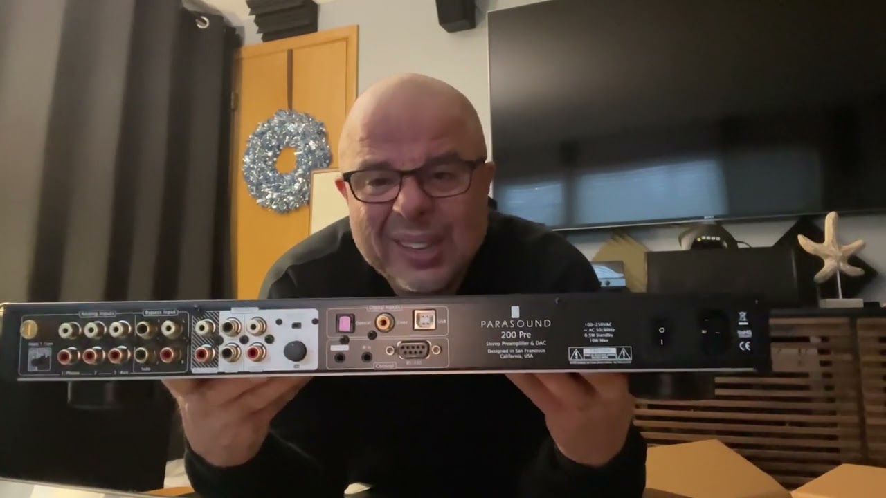 Parasound 2125 V2 power amp & the 200 pre amp unboxing