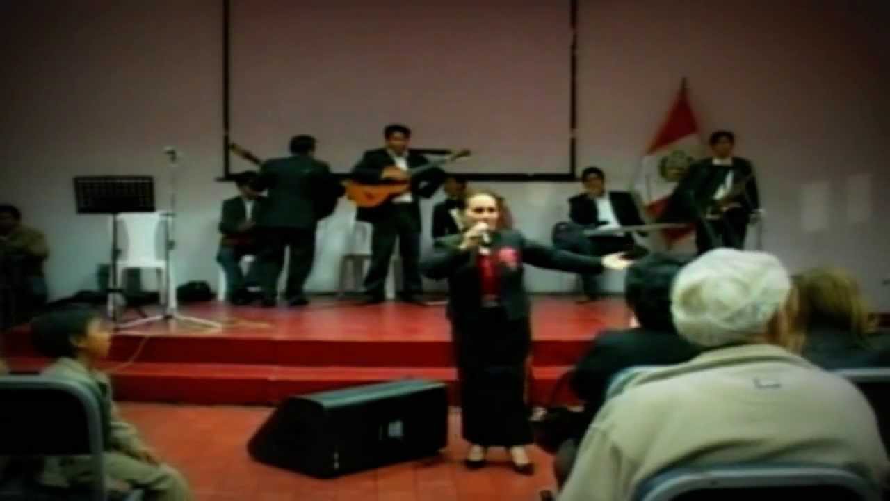 NELLY MUNGUÍA - Niños ayacuchanos le rinden homenaje