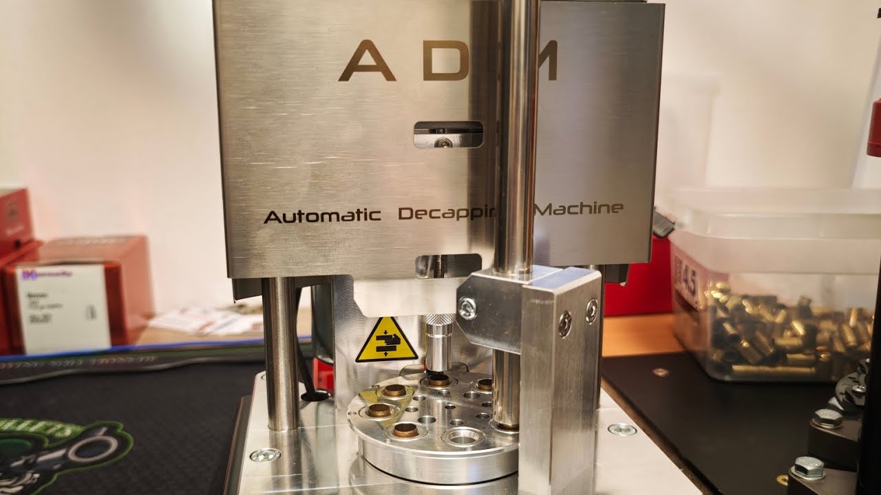 Automatische Entzündermaschine / Automatic  Decapping Machine ADM