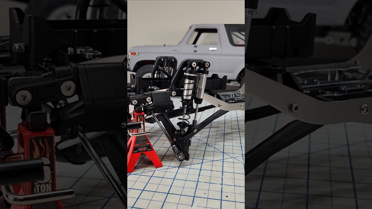 Шасси SCX10II Prerunner с установленными двутавровыми балками