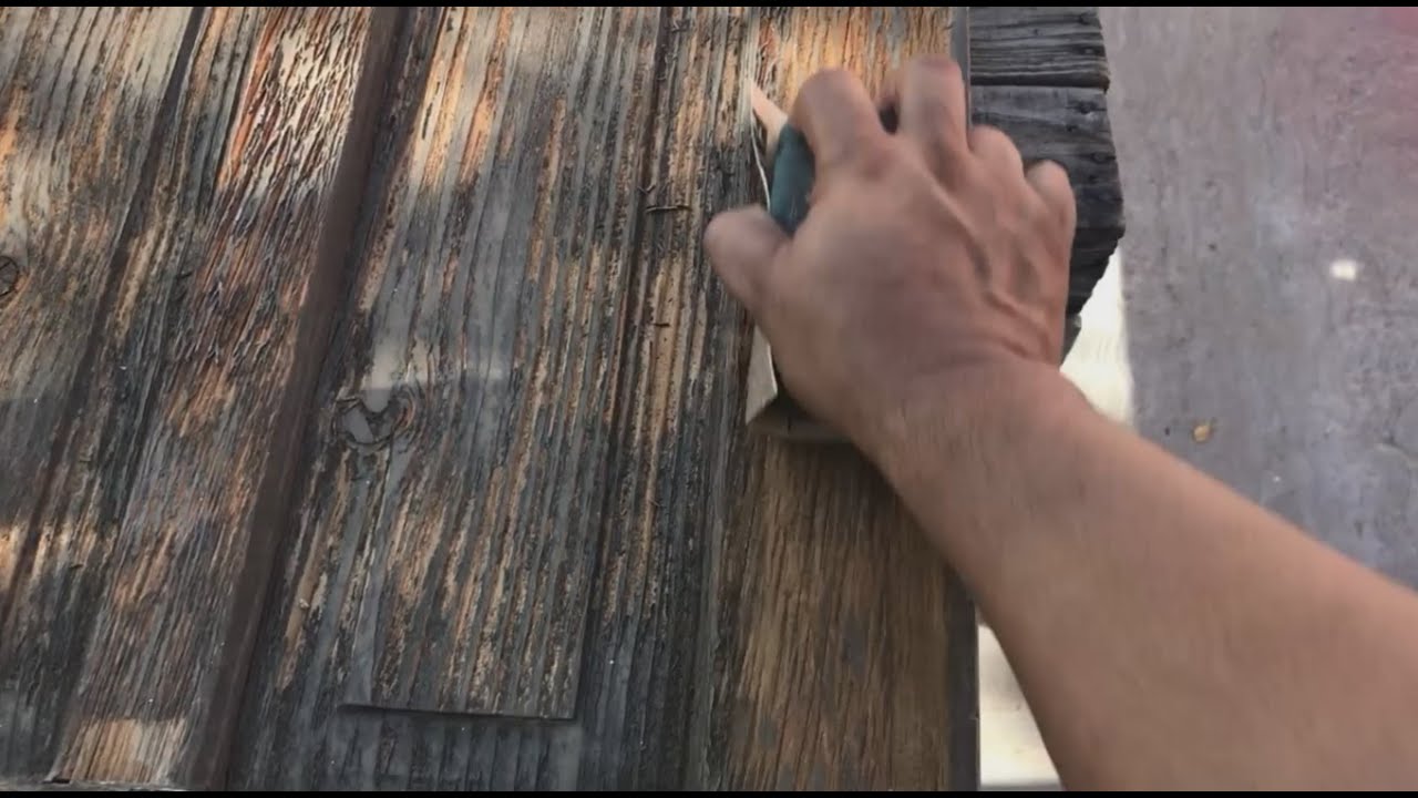 Como reparar puerta de madera dañada por el sol