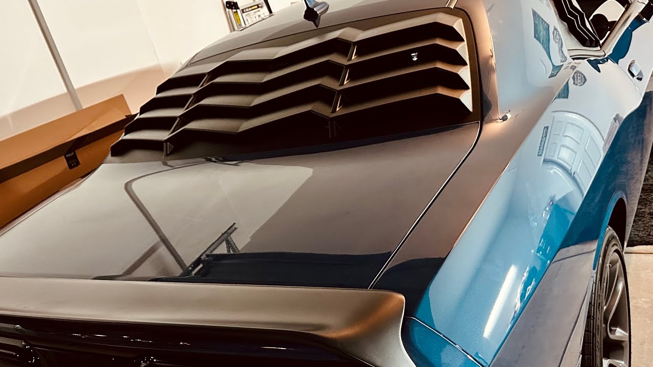 Sub Zero Challenger Shaker 392 Gets Smoked Lights and Louvers!