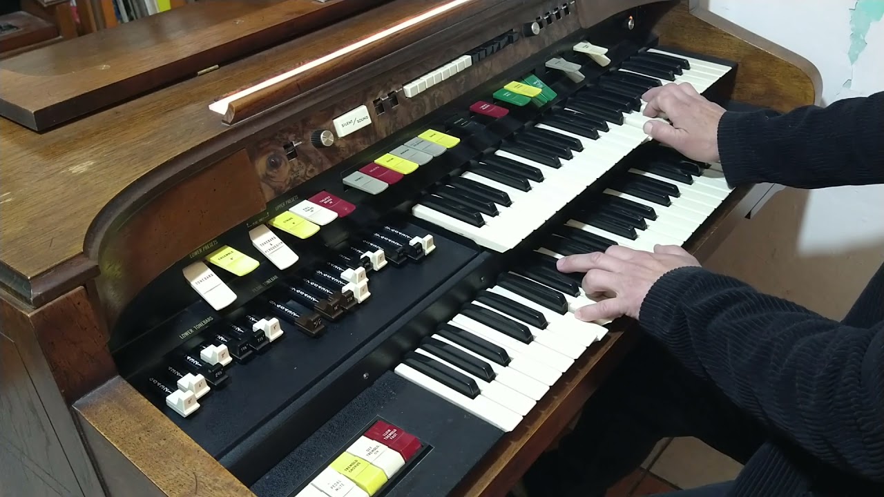 pop 1, Órgano Hammond T-524