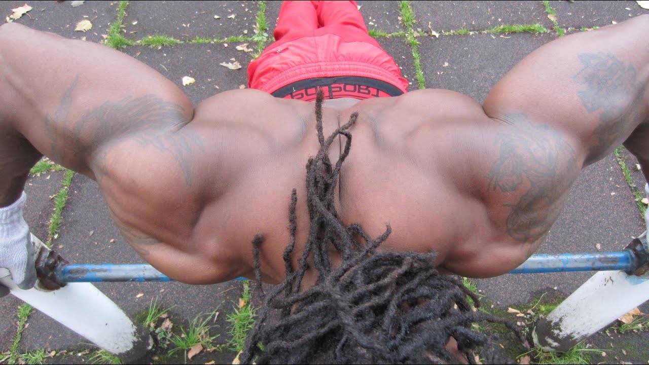 How to build Bigger Shoulders with Calisthenics - Shredda | Thats Good Money