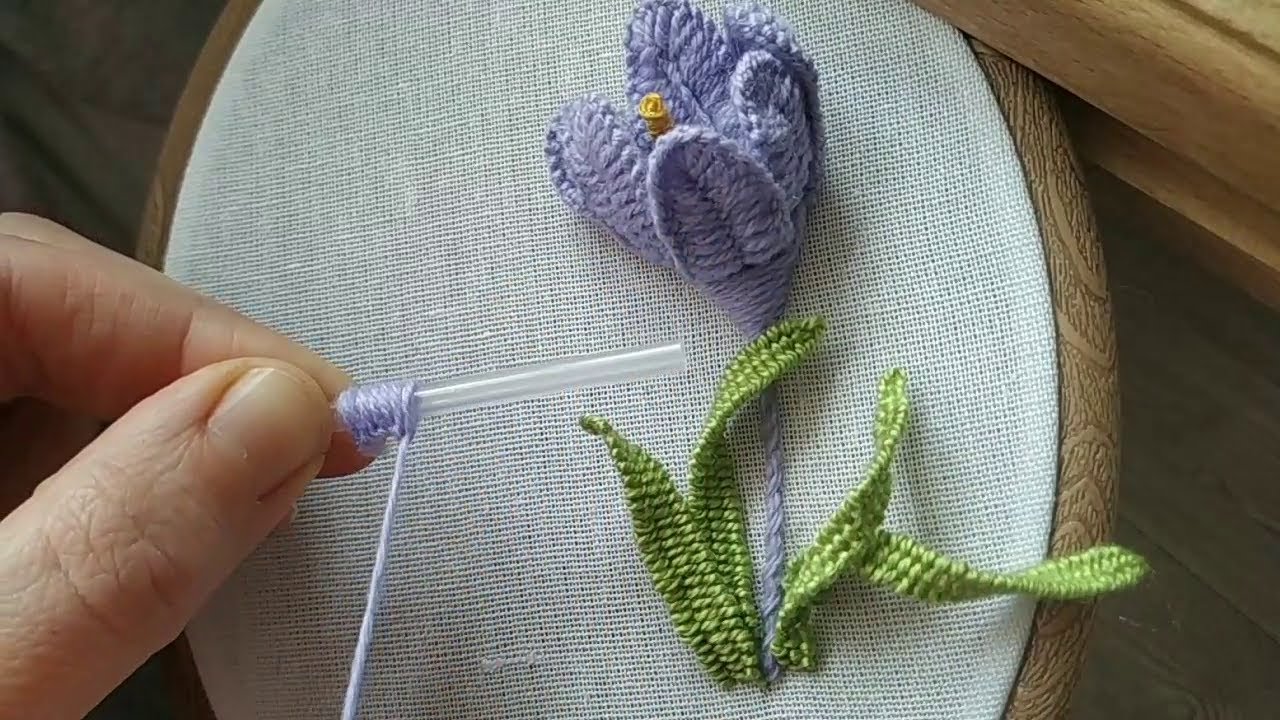 Як вишити крокус. Об'ємна вишивка. How to embroider a crocus. 3D embroidery