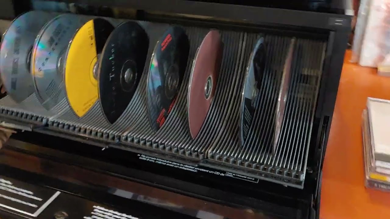Винтажный CD-проигрыватель Pioneer CDFile на 100 дисков, выпущенный в 1995 году. Демонстрационный...
