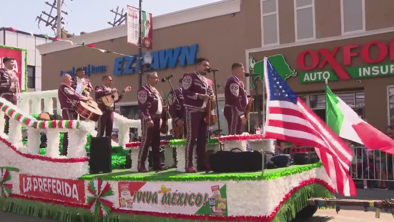 Little Village celebrates Mexican Independence Day with annual parade