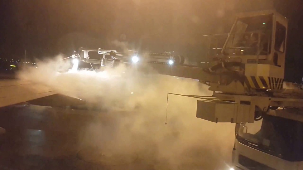 Odladzanie skrzydła samolotu