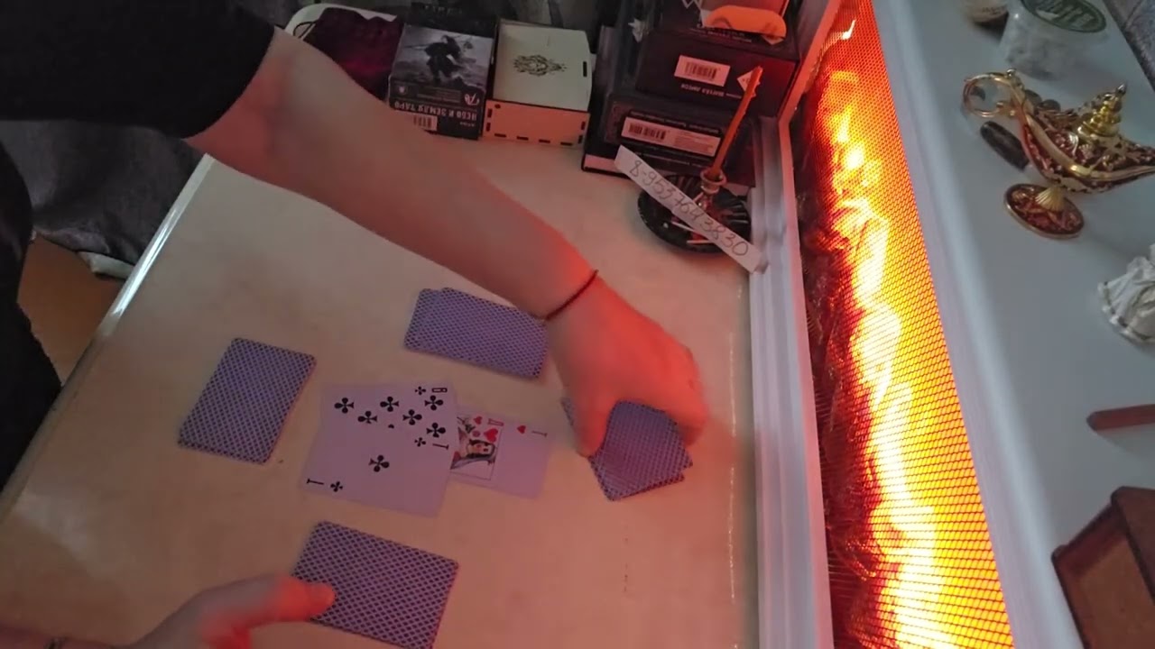 Крестовый заказал расклад на червовую даму, что услышал🤫🤔🤔🤔#tarot #гаданиенапару 