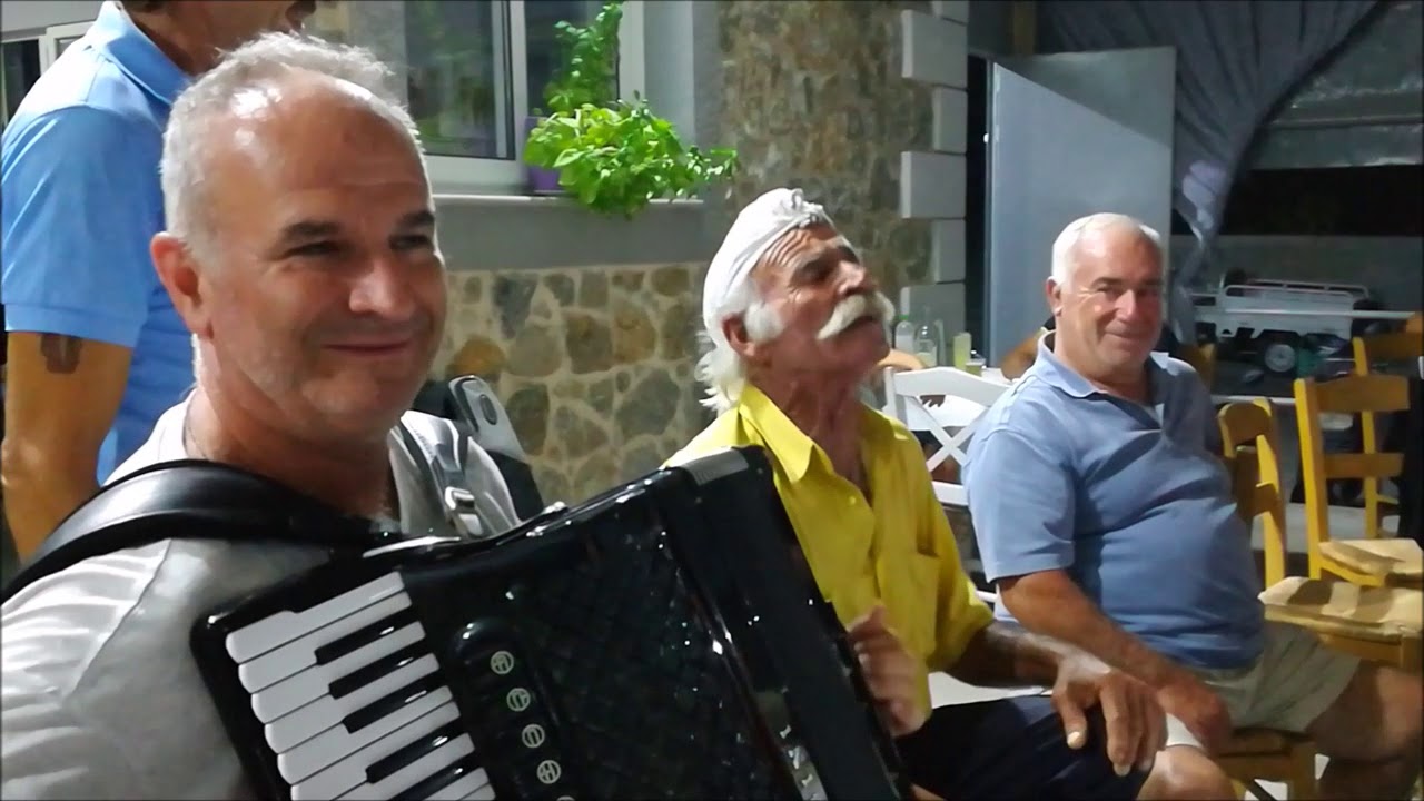 Για λέσα ε για μόλα με τους Νάτσα Νάτσα