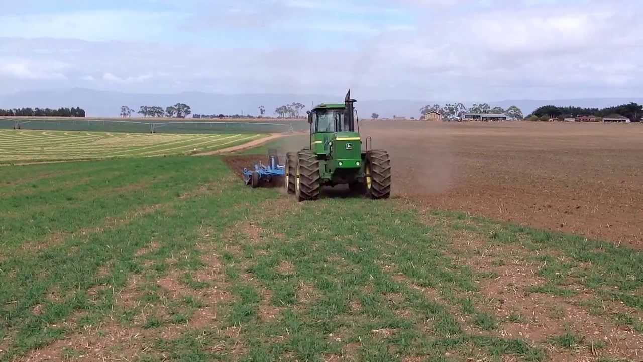 John Deere 8440 and Lemken Smaragd 5 metre.