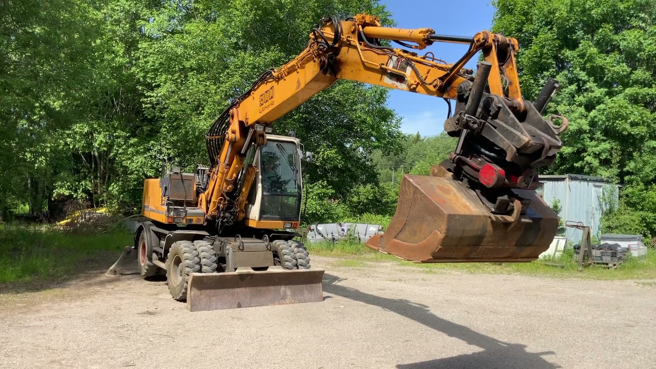 Köp Grävmaskin Liebherr A900b Litronic med tiltrotator & skopor på Klaravik