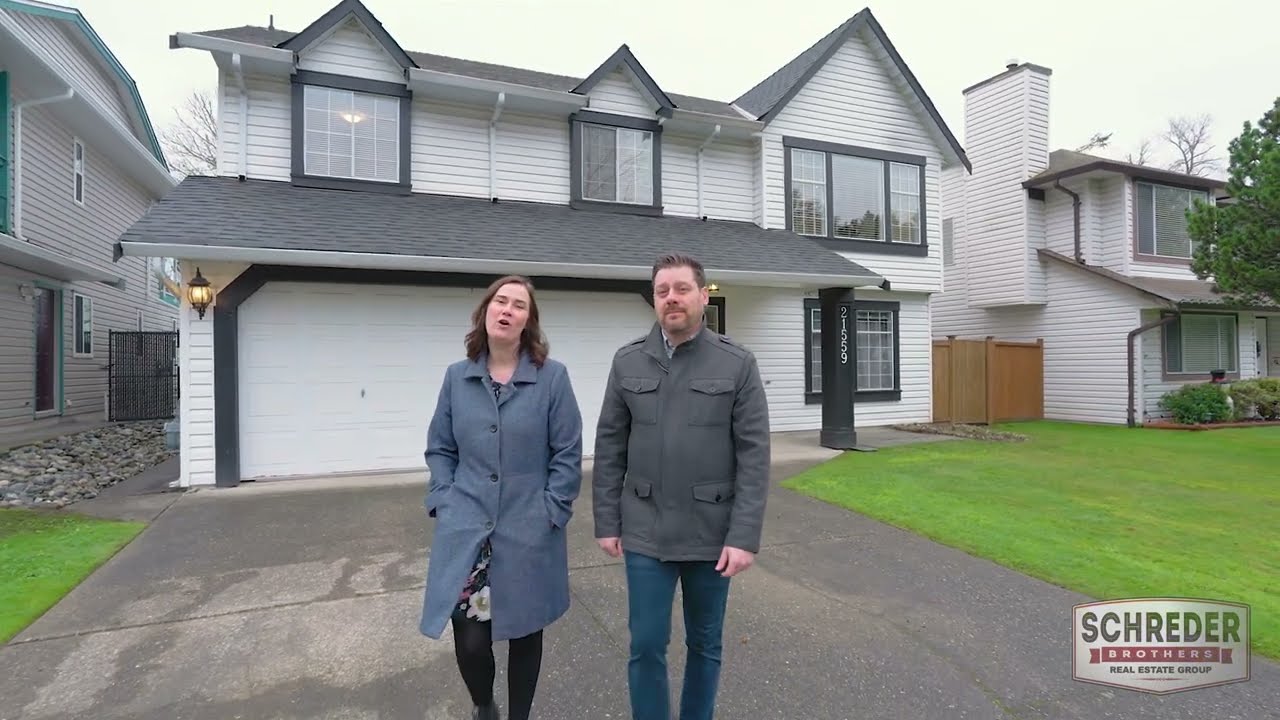 21559 93A Avenue, Langley - Walnut Grove - Family Home with a Suite