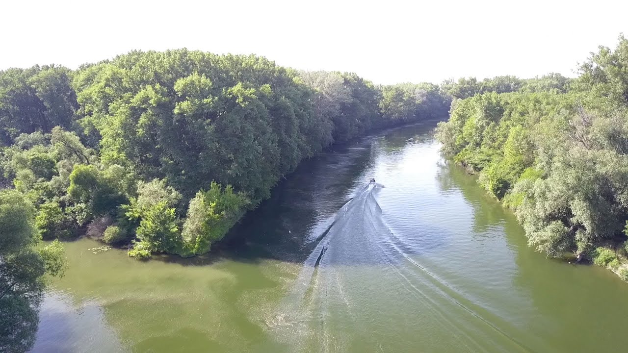 Váh od Selíc po Královú- dronom a kamerou